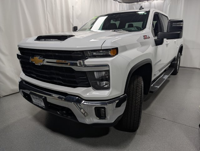 Certified 2026 Chevrolet Silverado 2500 LT AWD/4WD image 8