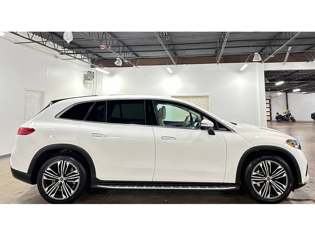 Used 2023 Mercedes-Benz EQS 450+ SUV image 11