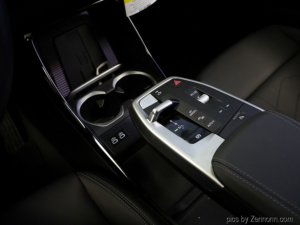 Used 2025 BMW X1 xDrive28i w/ Technology Package image 23