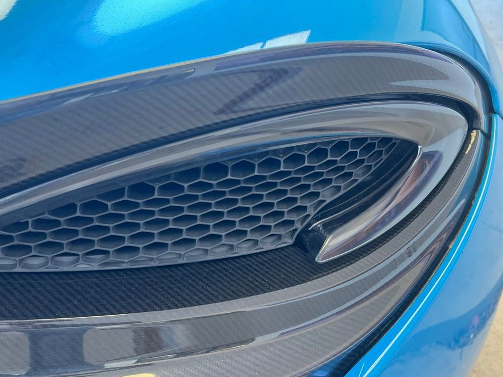 Used 2018 McLaren 570S Spider image 54