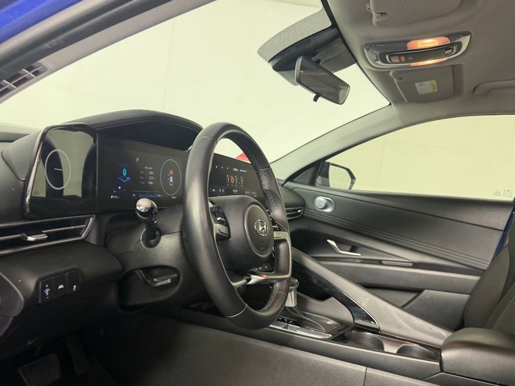 Used 2023 Hyundai Elantra SEL w/ Convenience Package image 21