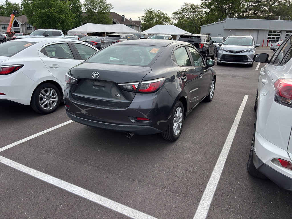 Used 2017 Toyota Yaris iA FWD image 4
