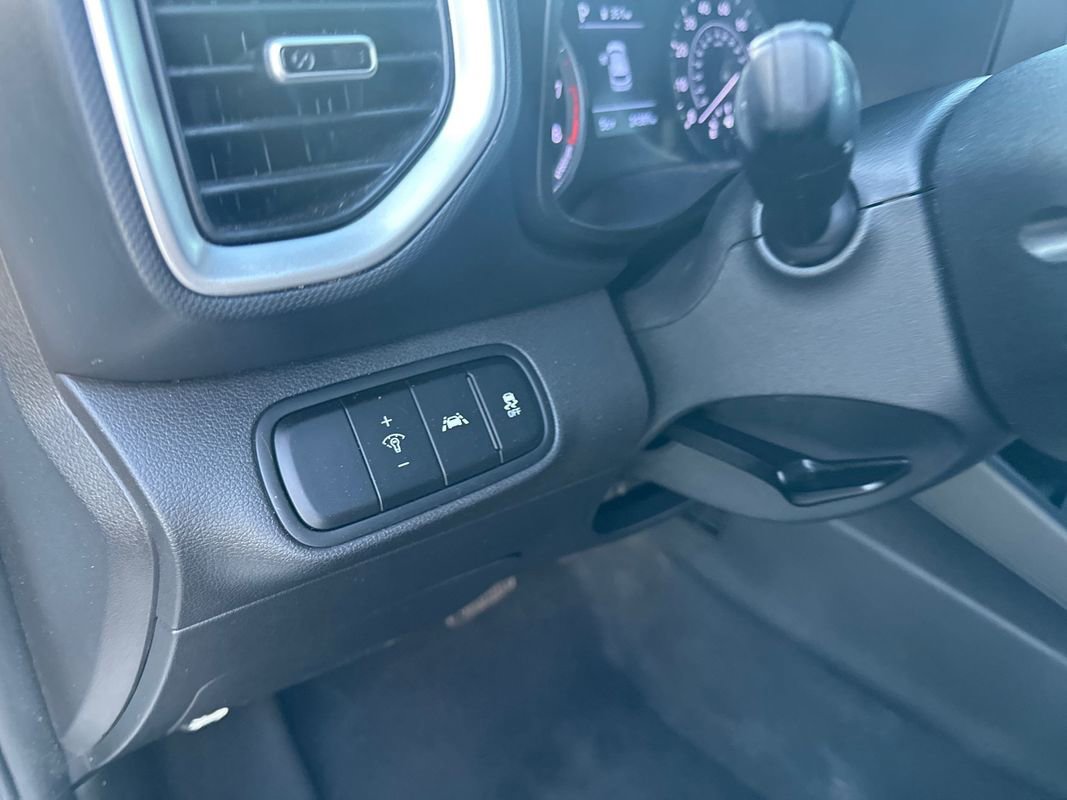 Used 2021 Hyundai Venue SE image 16