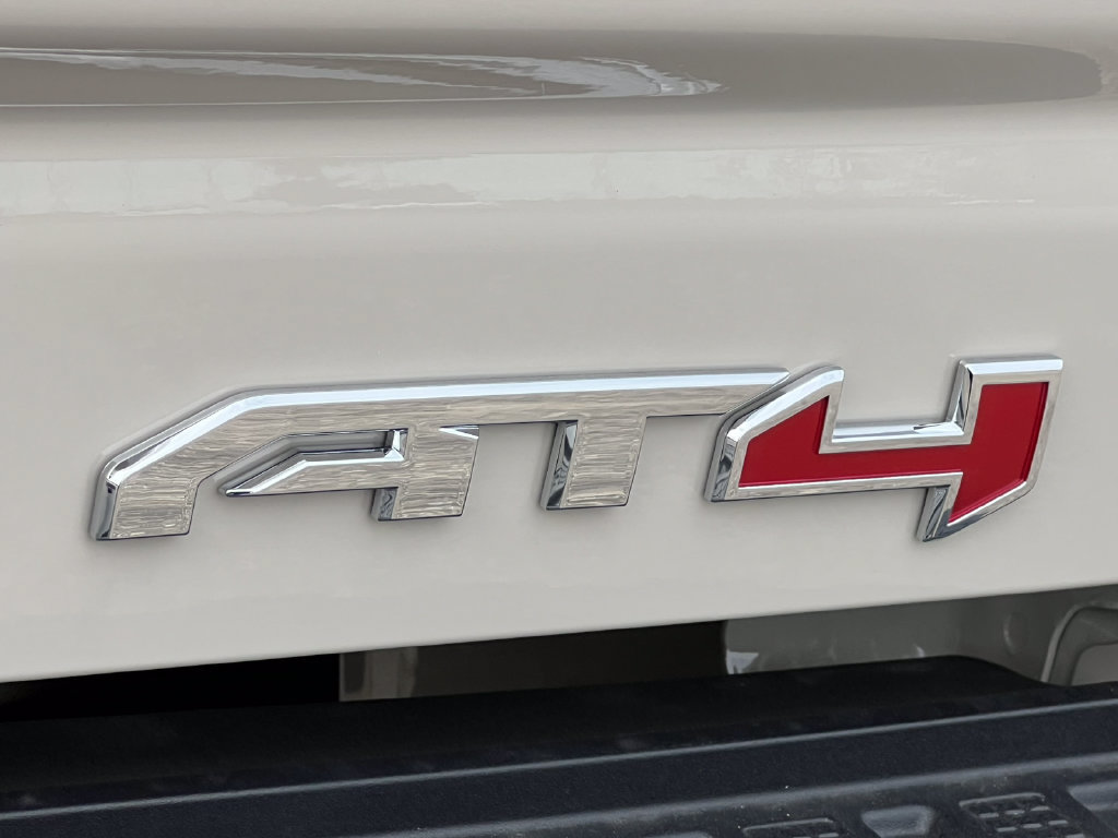 New 2026 GMC Sierra 2500 AT4 w/ AT4 Premium Plus Package AWD/4WD image 9