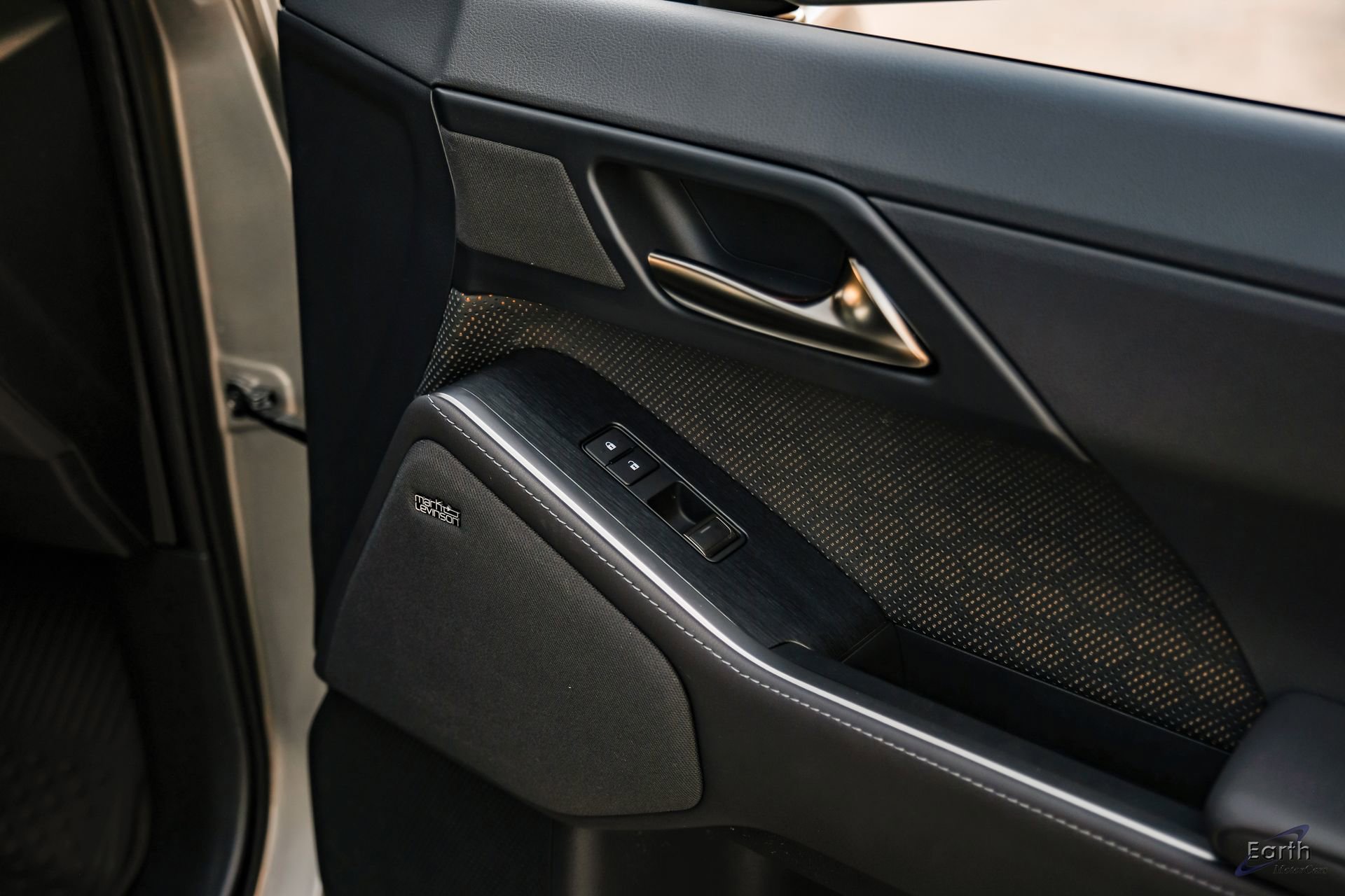 Used 2025 Lexus GX 550 550 Luxury+ HUD Traffic LIFTED w/ Accessory Package (2T) image 92