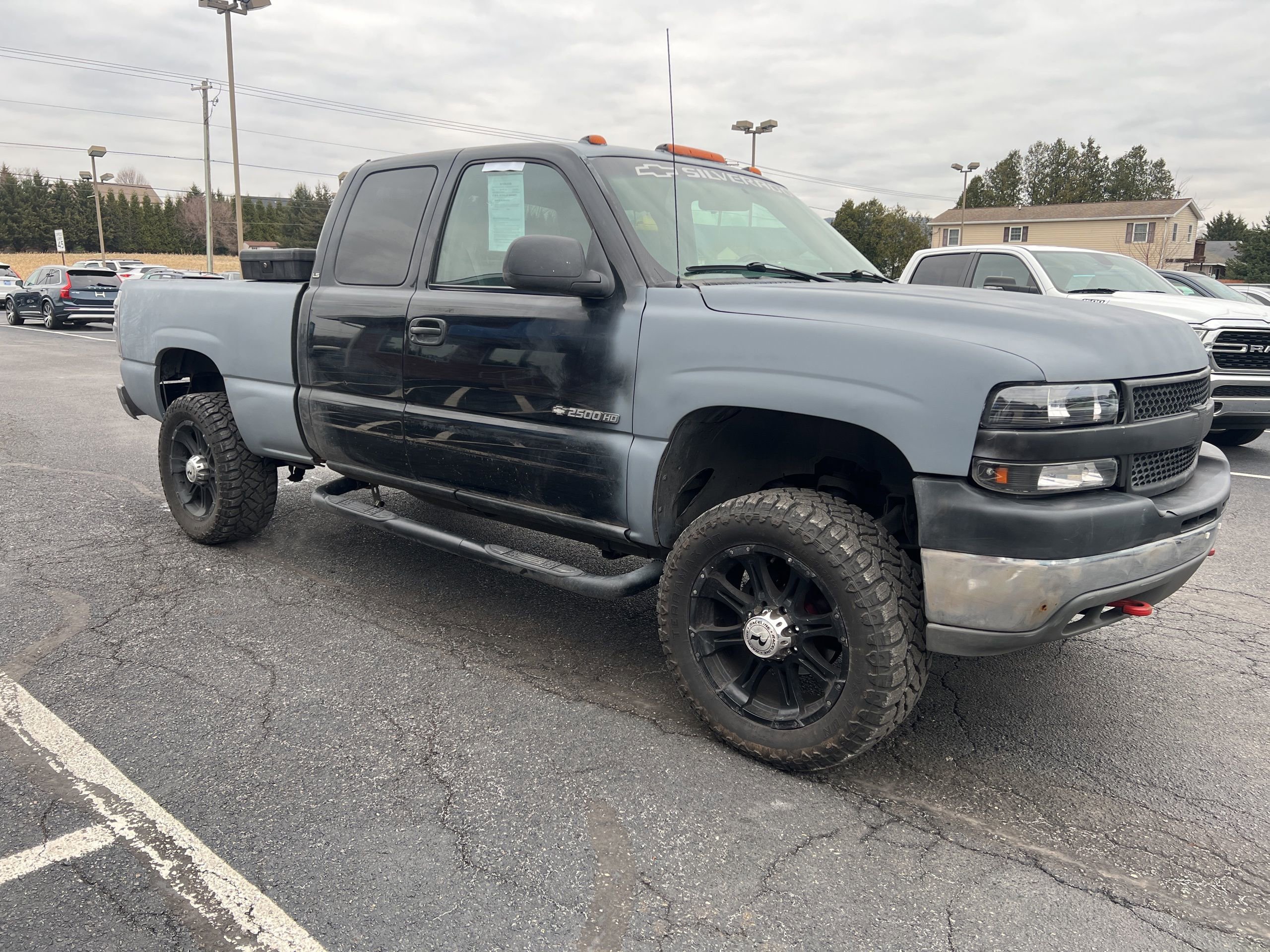 Used 2001 Chevrolet Silverado 2500 LS w/ Snow Plow Prep Pkg image 8