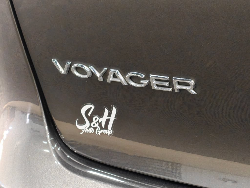 Used 2023 Chrysler Voyager LX FWD image 51