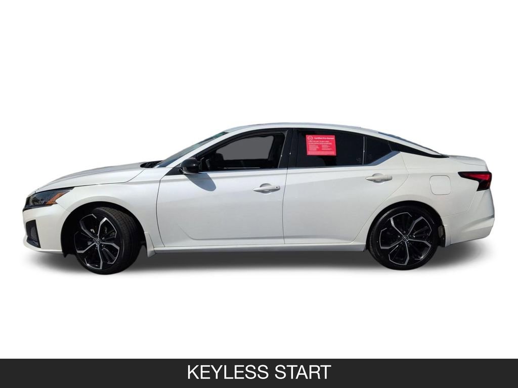 Used 2024 Nissan Altima 2.5 SR w/ SR Premium Package FWD image 5