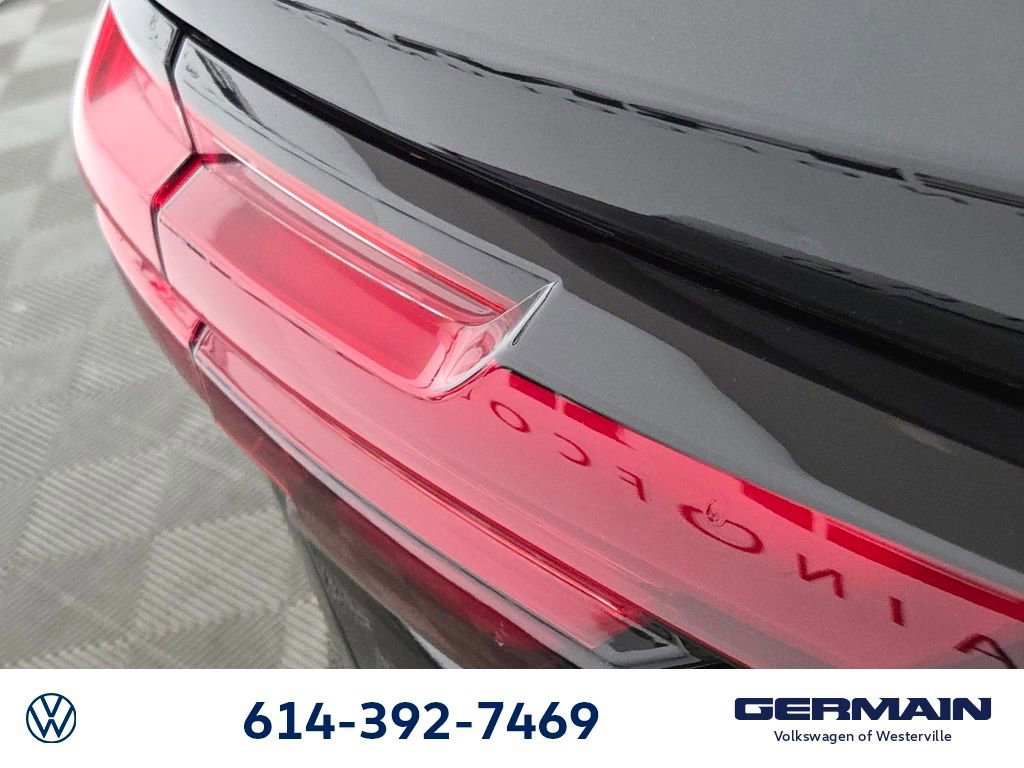 Used 2022 Chevrolet Traverse LT w/ LPO, Cargo Package image 11