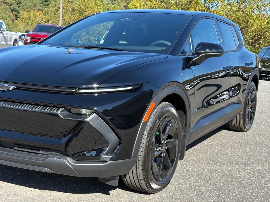 New 2026 Chevrolet Equinox EV LT w/ Midnight Package image 36