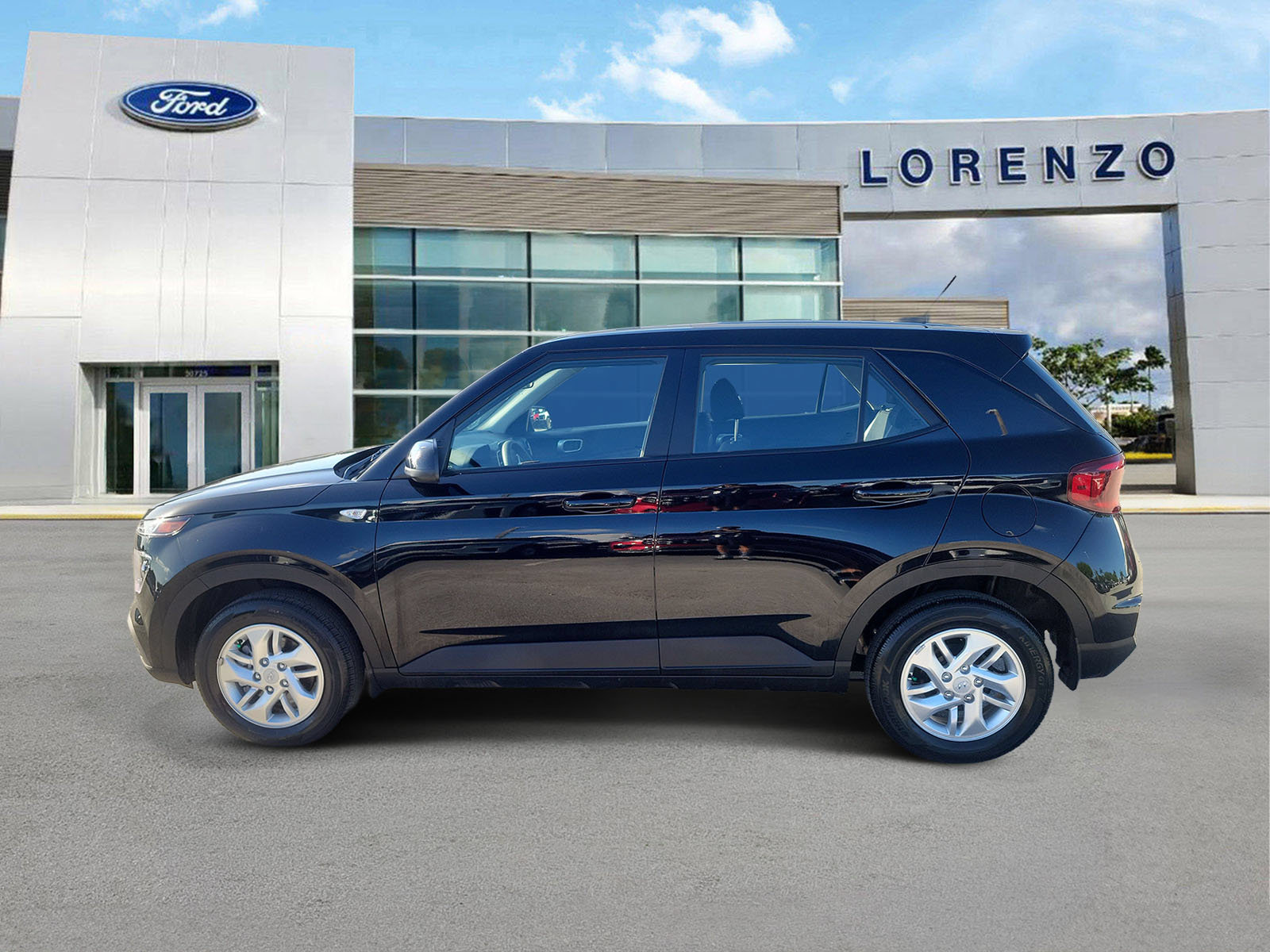 Used 2026 Hyundai Venue SE FWD image 8