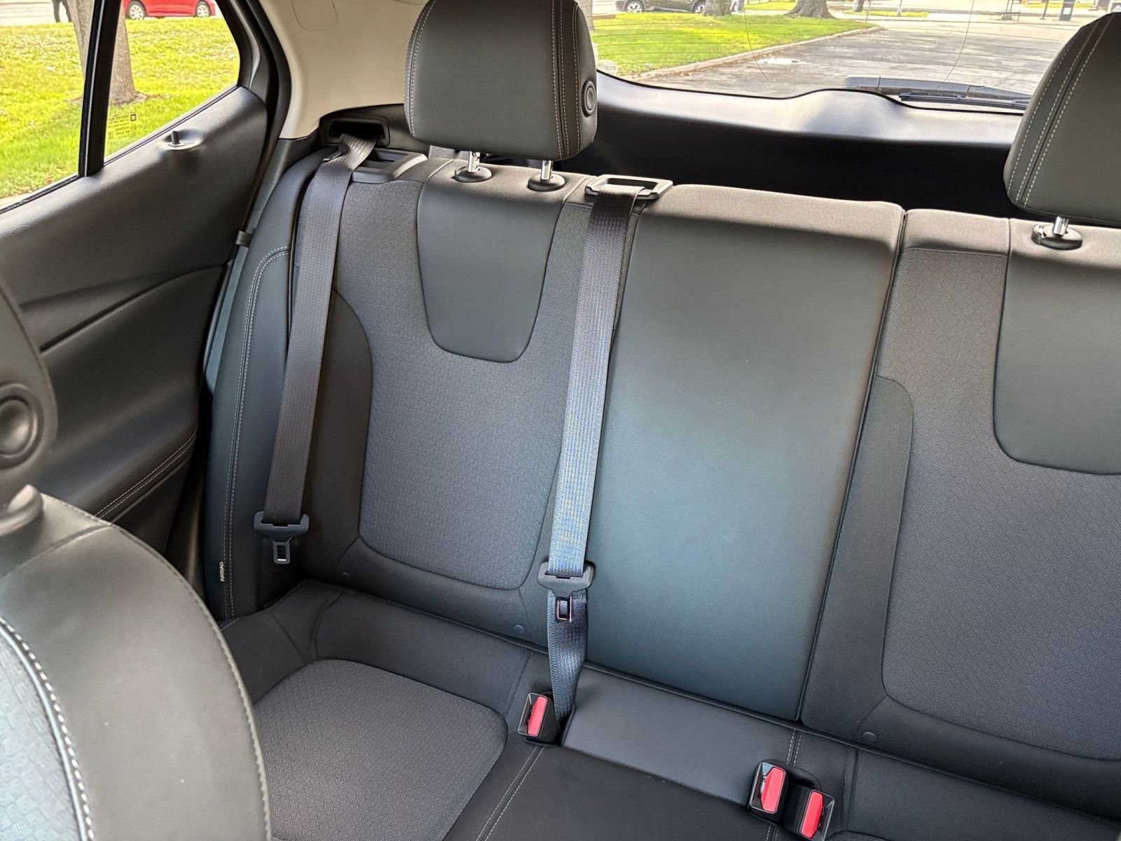 Used 2025 Buick Encore GX Preferred image 34