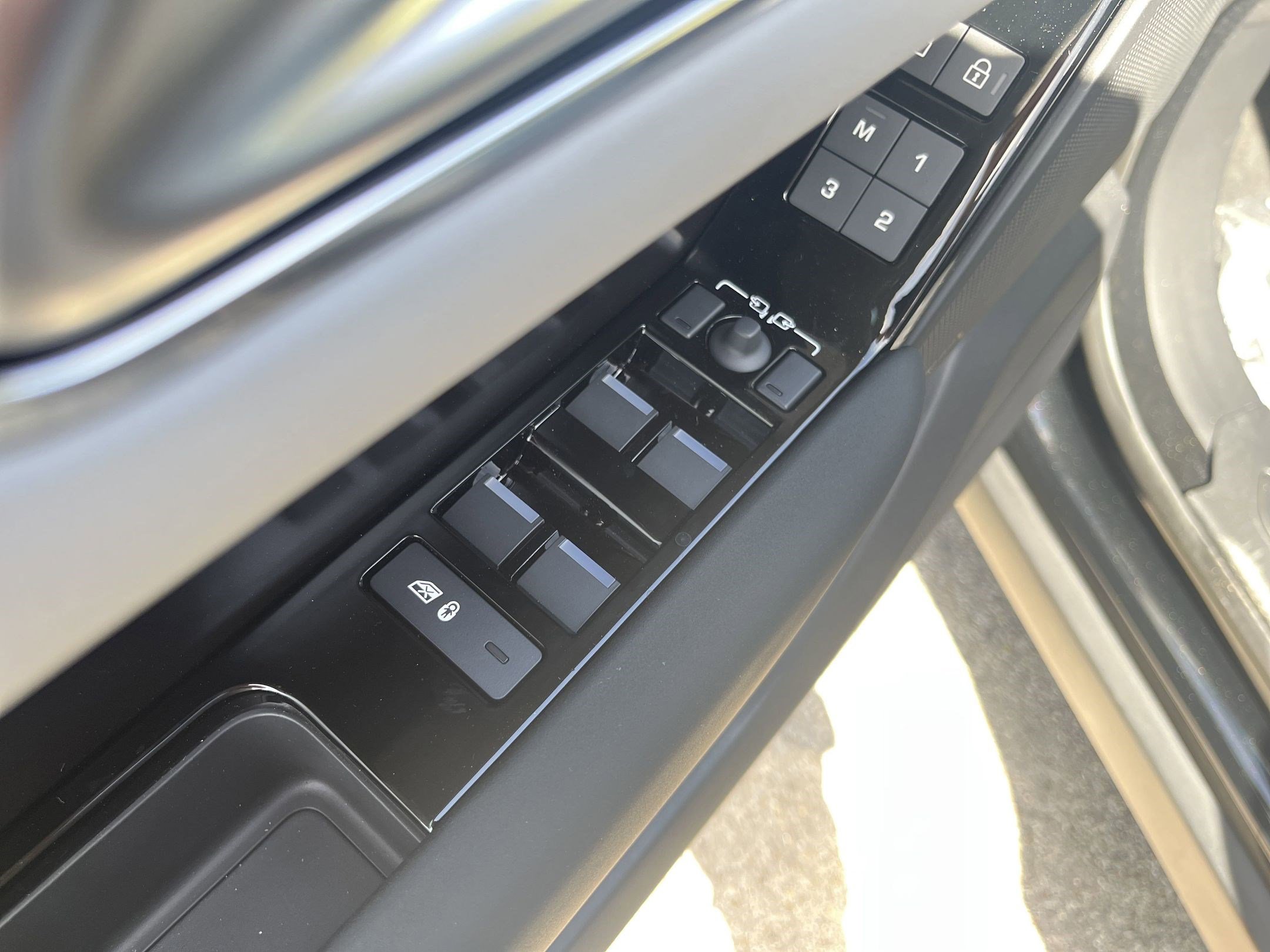 New 2026 Land Rover Range Rover Velar Dynamic SE AWD/4WD image 20
