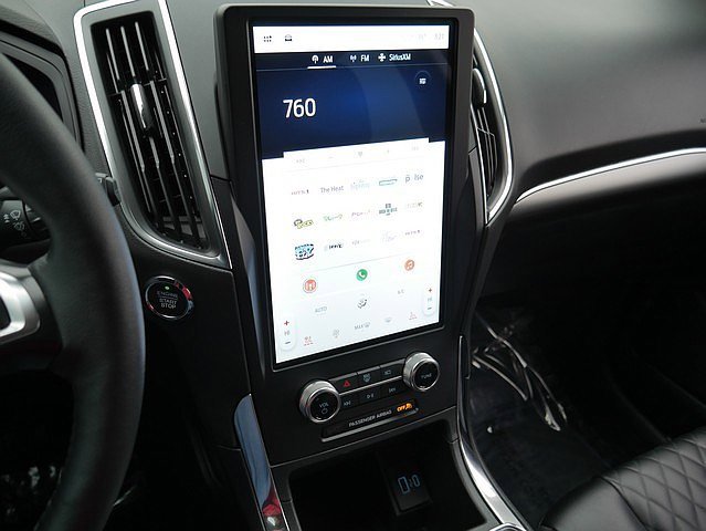 Used 2024 Ford Edge Titanium image 34