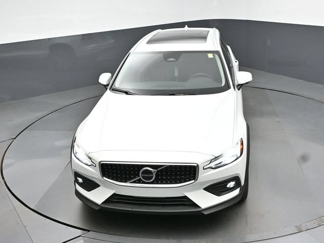 New 2026 Volvo V60 B5 Cross Country Plus w/ Climate Package AWD/4WD image 45
