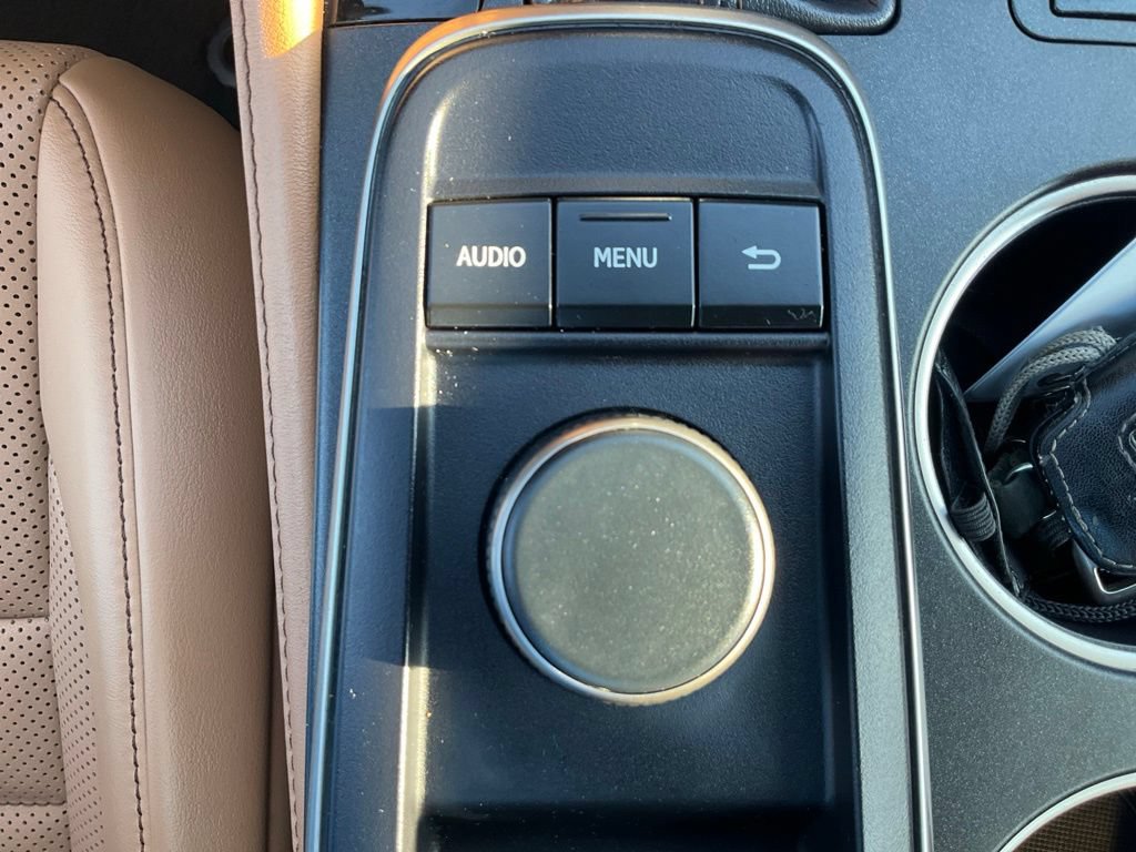 Used 2016 Lexus RC 200t w/ Premium Package RWD image 19