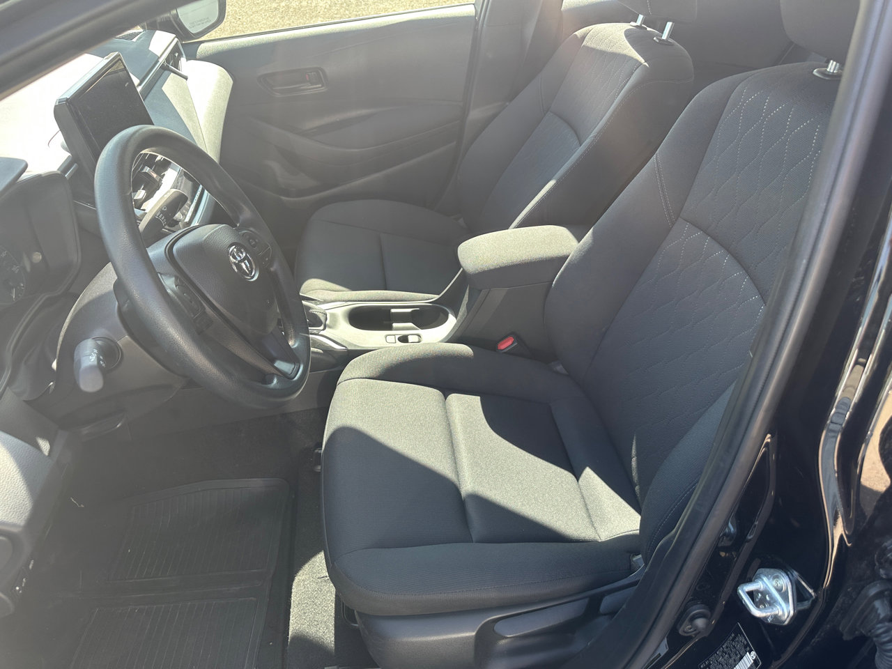 Used 2025 Toyota Corolla LE image 13