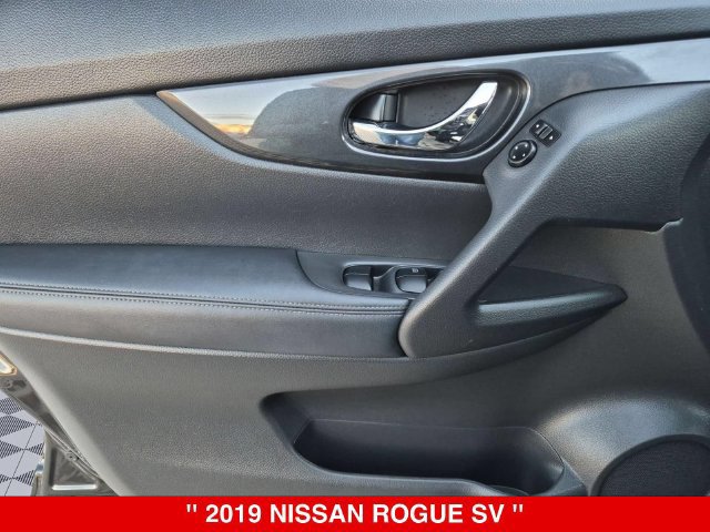 Used 2019 Nissan Rogue SV AWD/4WD image 10