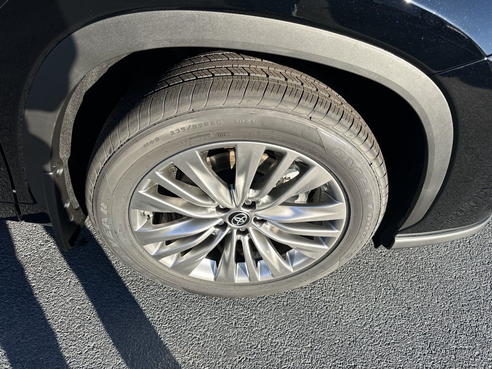 New 2025 Toyota Highlander Platinum AWD/4WD image 10