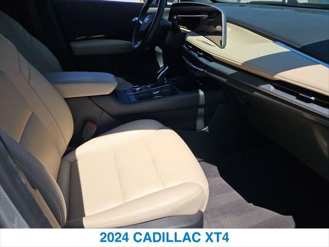 Used 2024 Cadillac XT4 Luxury w/ Cold Weather Package FWD image 26