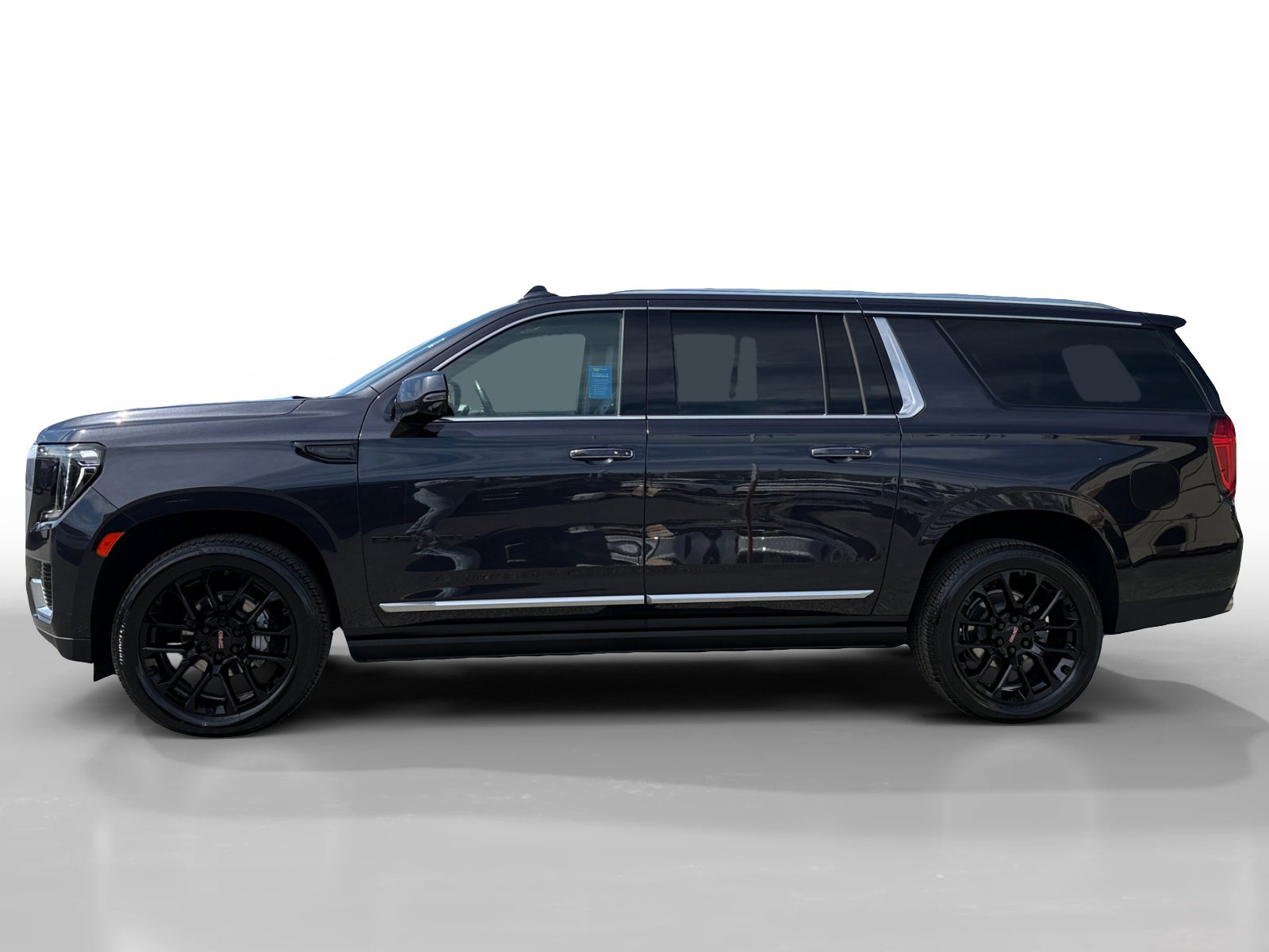 Used 2023 GMC Yukon XL Denali AWD/4WD image 2