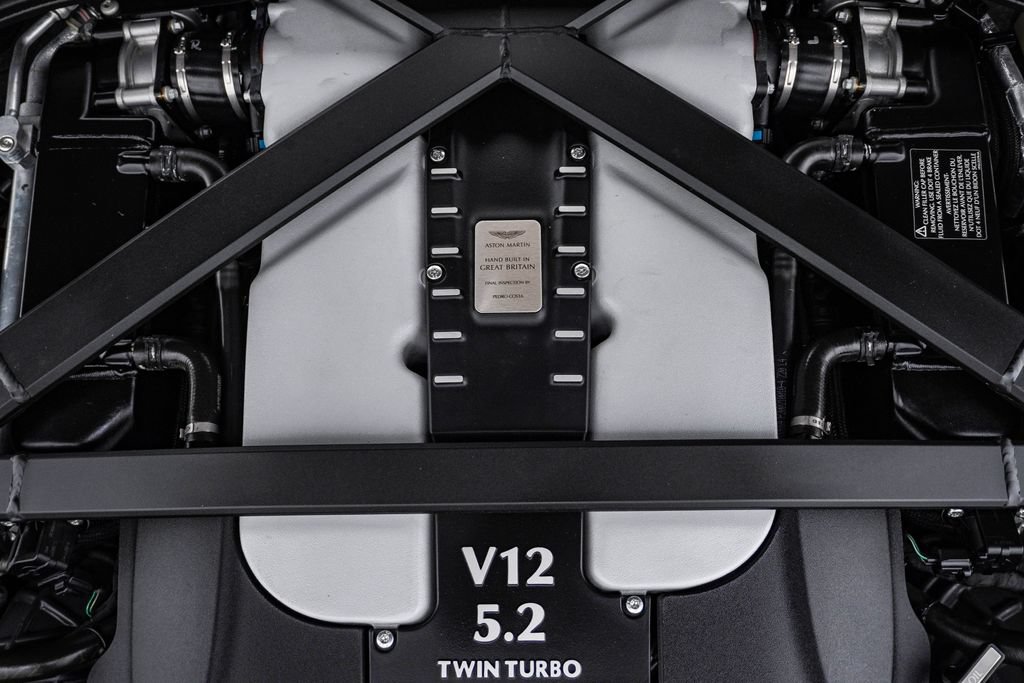 Used 2023 Aston Martin V12 Vantage RWD image 37