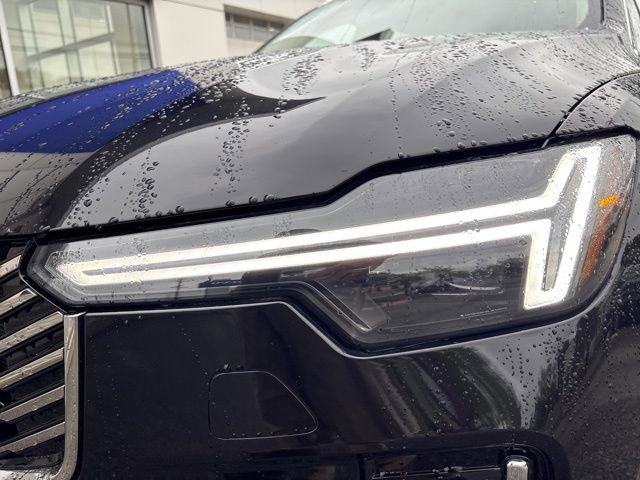 Used 2025 Volvo XC90 B6 Plus AWD/4WD image 9