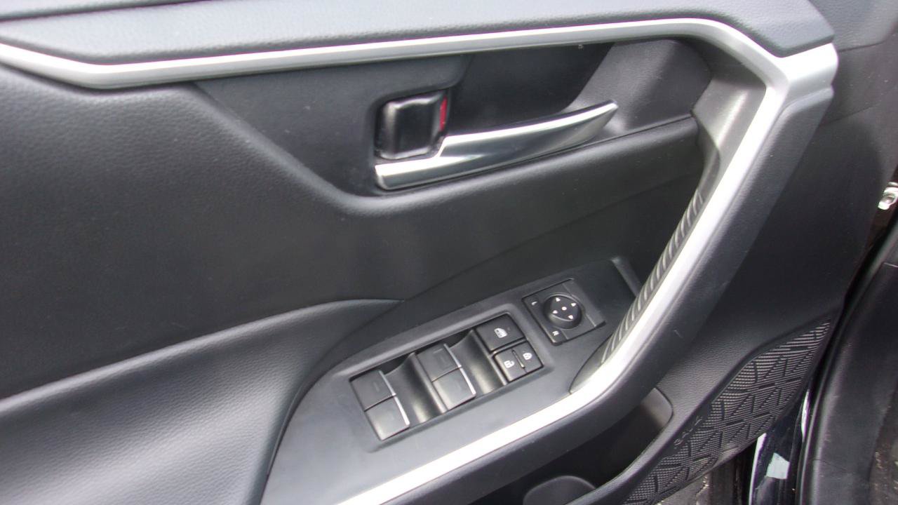 Used 2024 Toyota RAV4 AWD Hybrid image 8