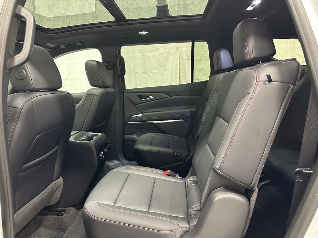 Used 2025 Chevrolet Traverse Z71 w/ Driver Confidence Package AWD/4WD image 42