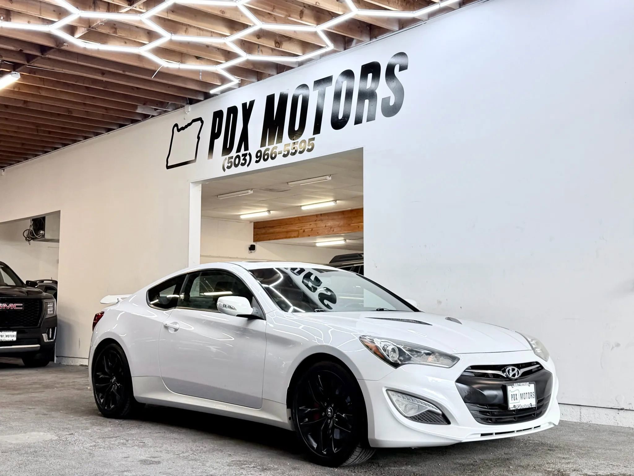 Used 2013 Hyundai Genesis 3.8 image 1