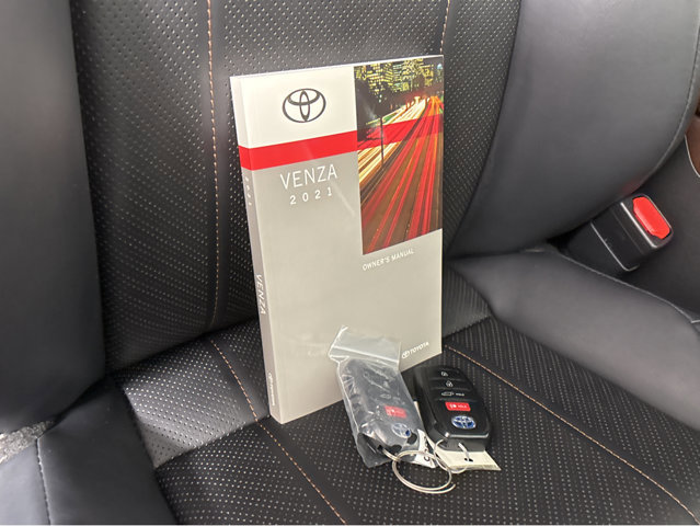 Used 2021 Toyota Venza XLE w/ Softex Package image 42
