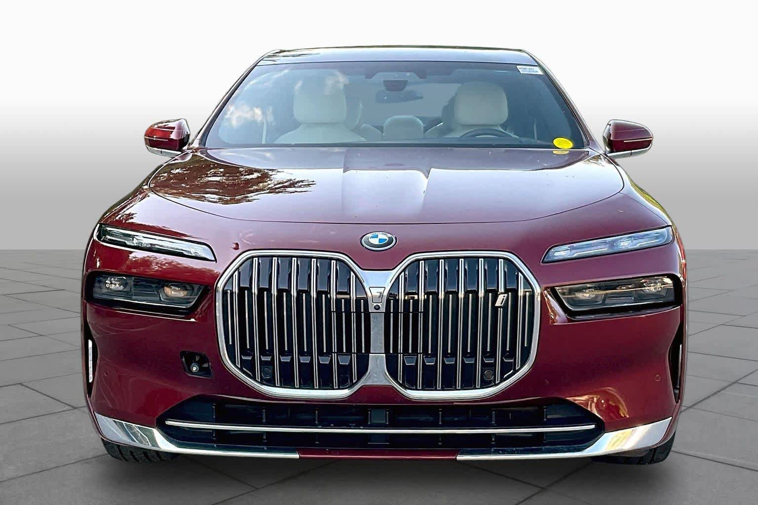 Used 2023 BMW i7 xDrive60 AWD/4WD image 3