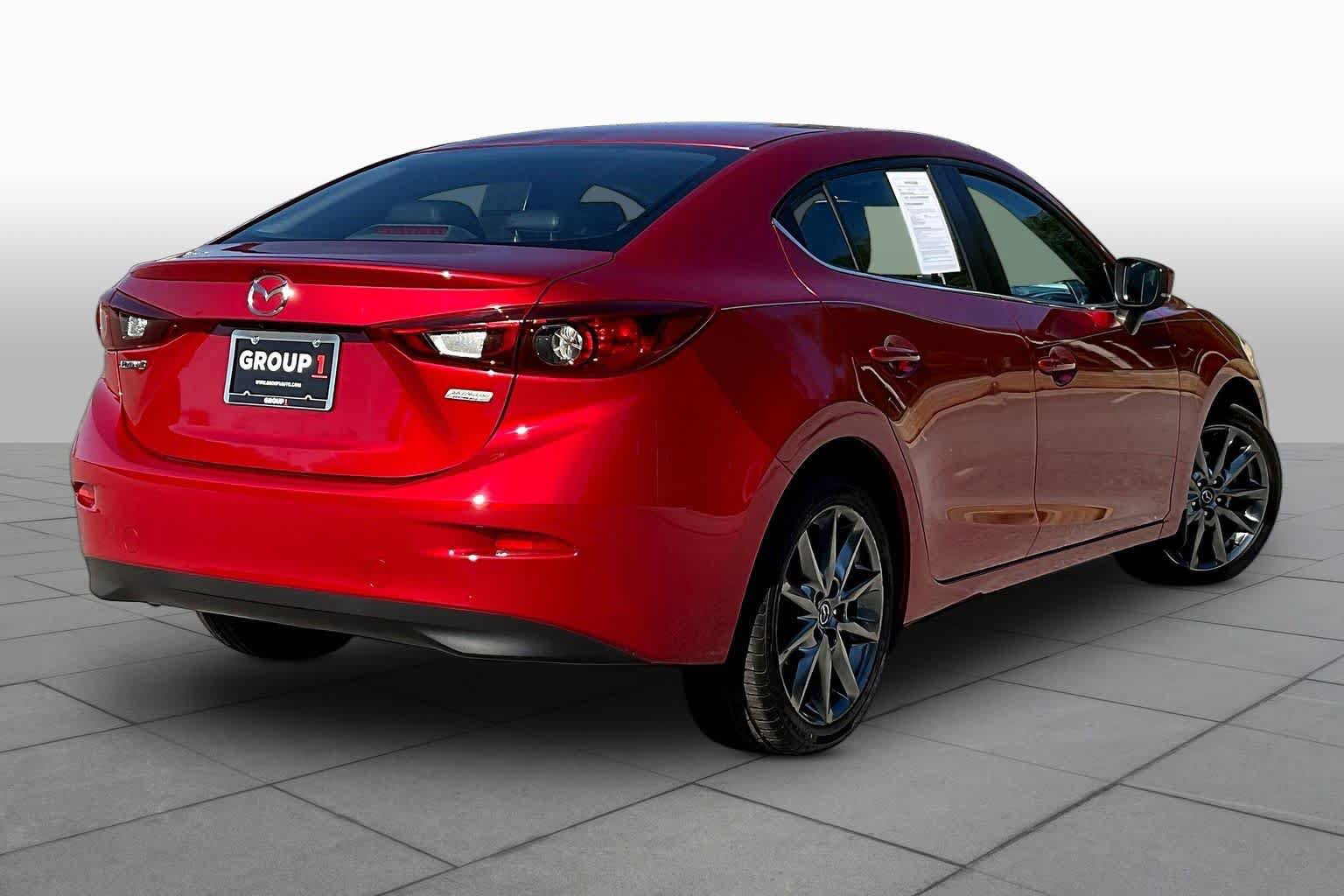 Used 2018 MAZDA MAZDA3 Touring FWD image 13