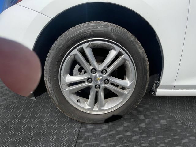Used 2018 Chevrolet Cruze LT w/ Convenience Package FWD image 13
