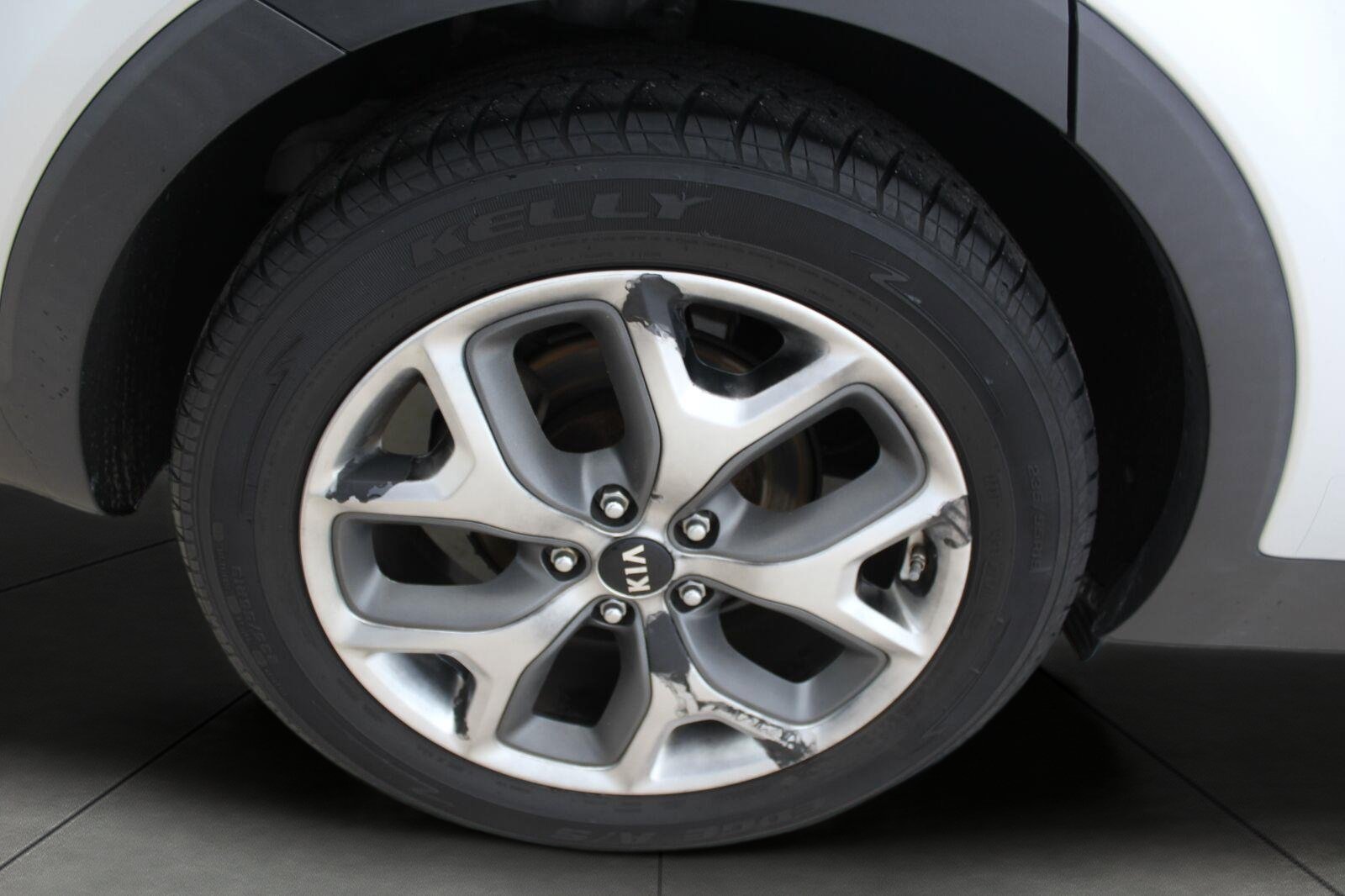 Used 2019 Kia Sorento EX FWD image 24