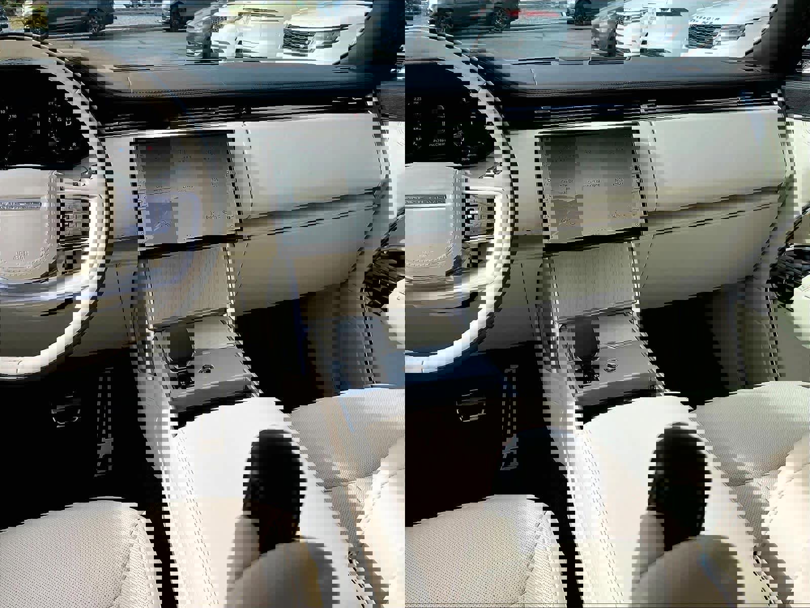 Used 2024 Land Rover Range Rover SE image 8