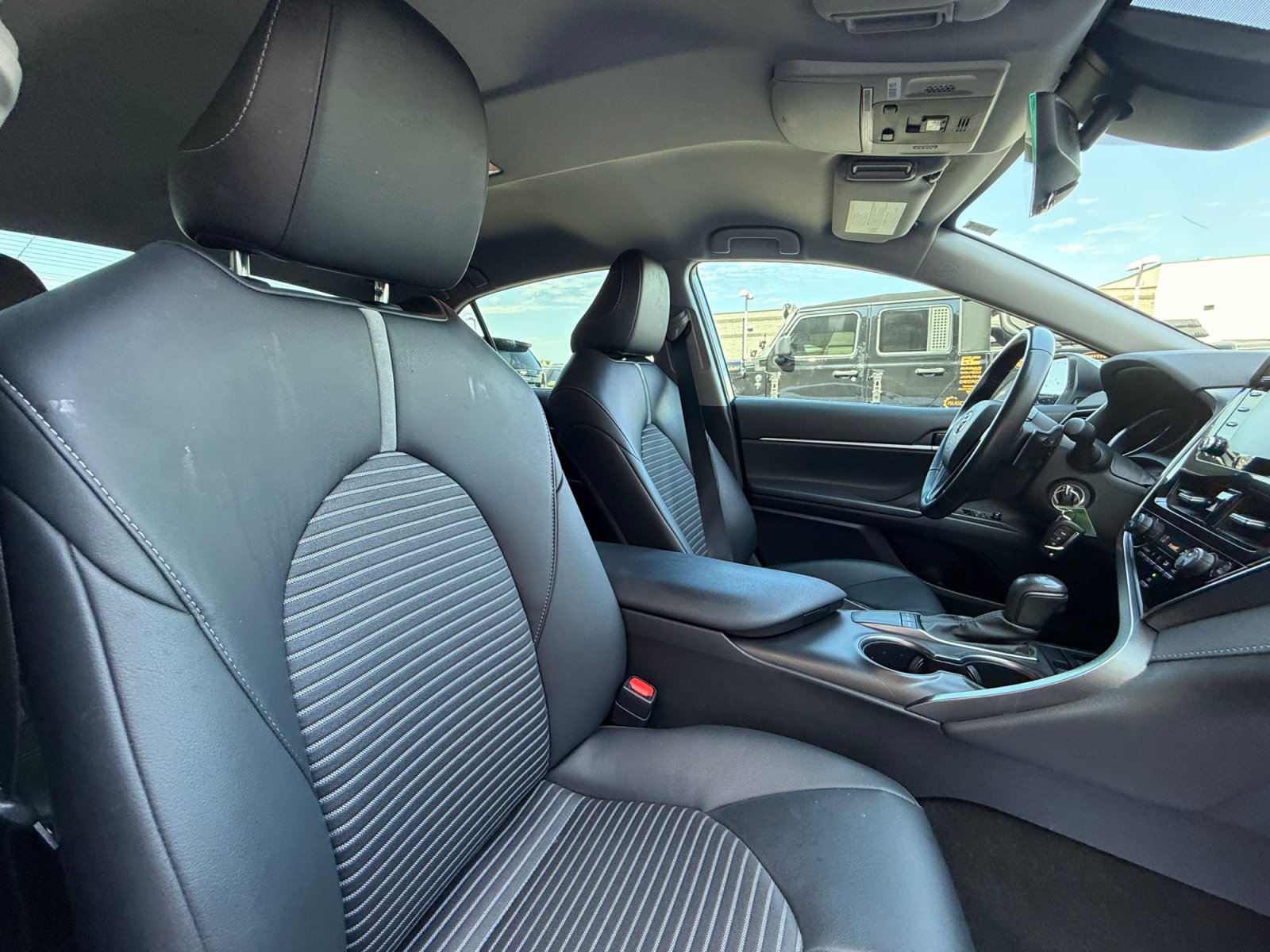 Used 2023 Toyota Camry SE FWD image 19