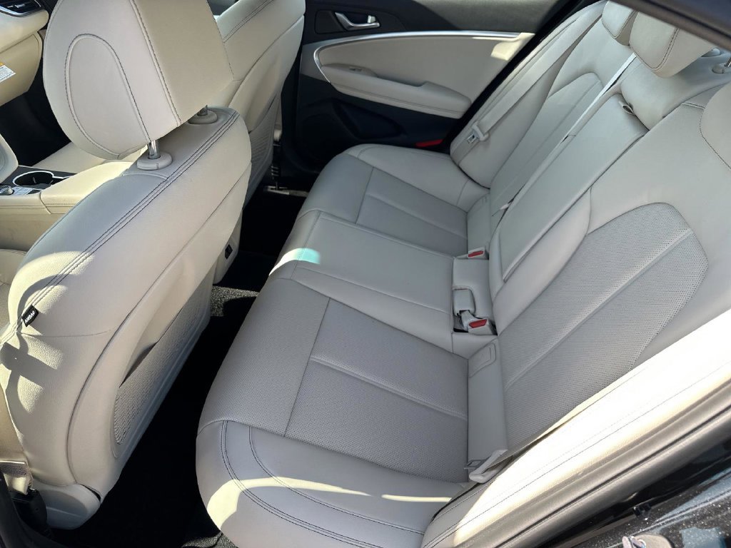New 2026 Genesis G70 2.5T RWD image 21