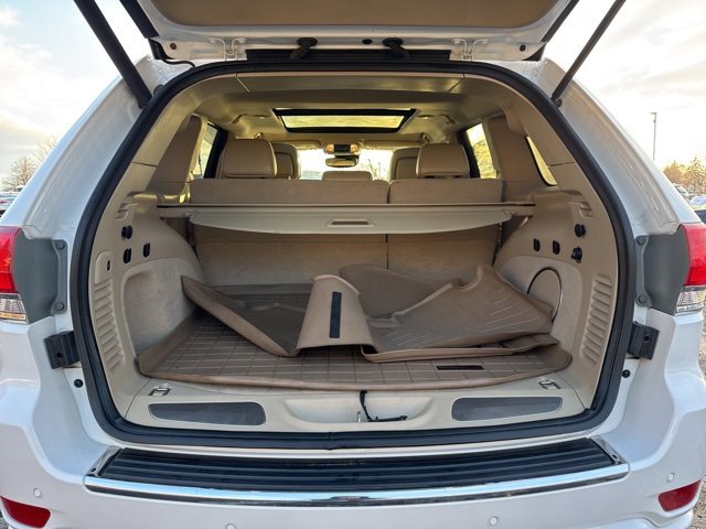 Used 2018 Jeep Grand Cherokee Overland w/ Jeep Active Safety Group image 25