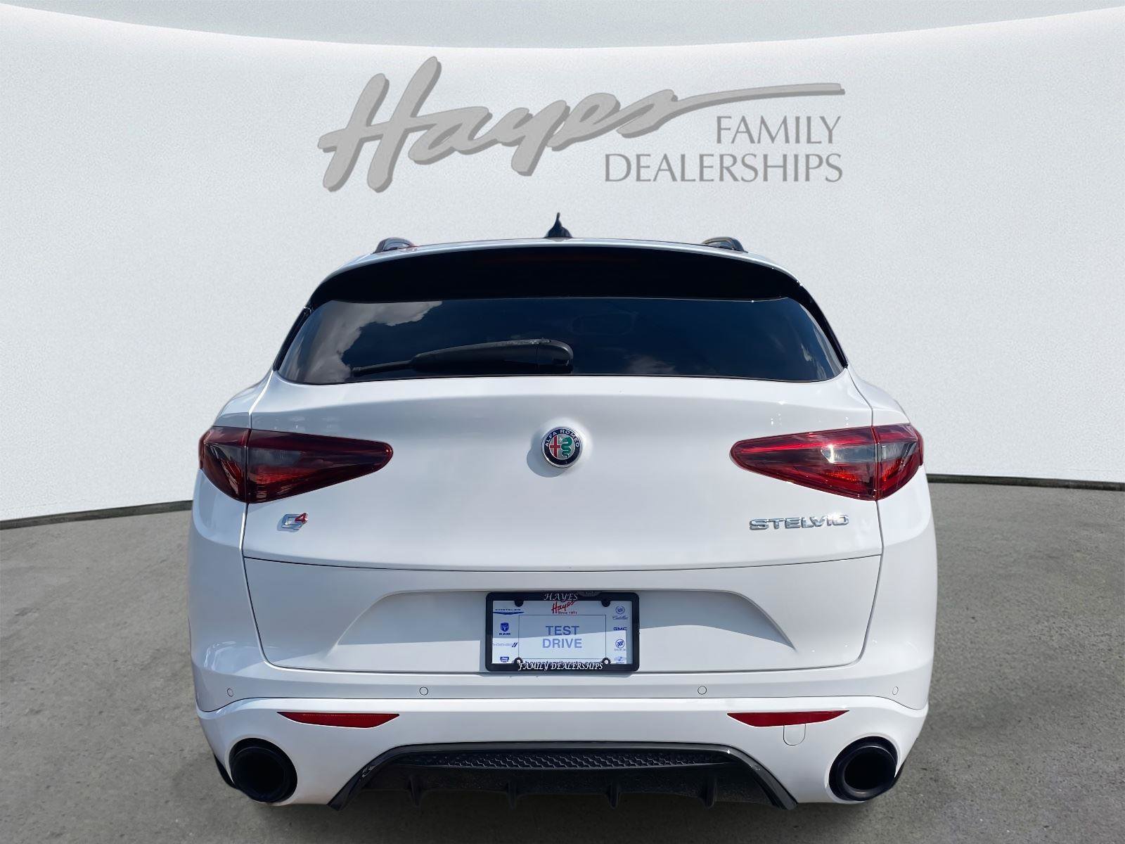 Used 2022 Alfa Romeo Stelvio Veloce image 42