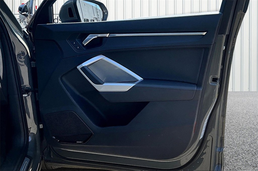 Certified 2025 Audi Q3 2.0T Premium Plus w/ Premium Plus Package image 28