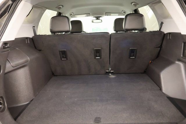 Used 2023 GMC Terrain SLT image 29