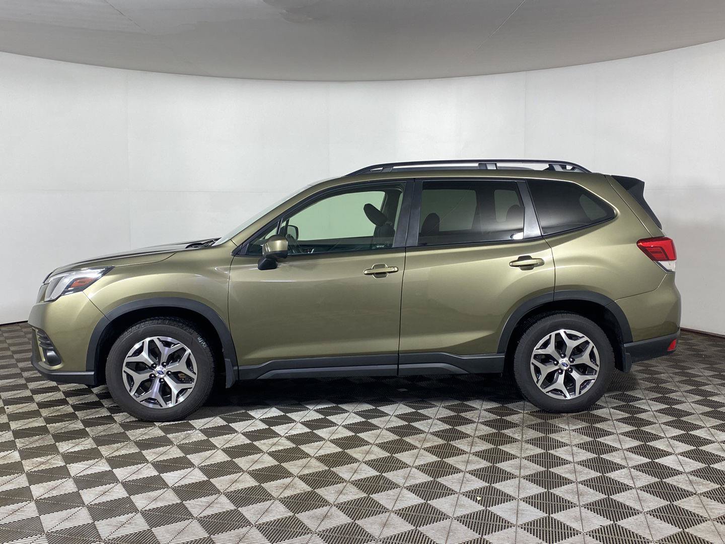Used 2024 Subaru Forester Premium AWD/4WD image 9