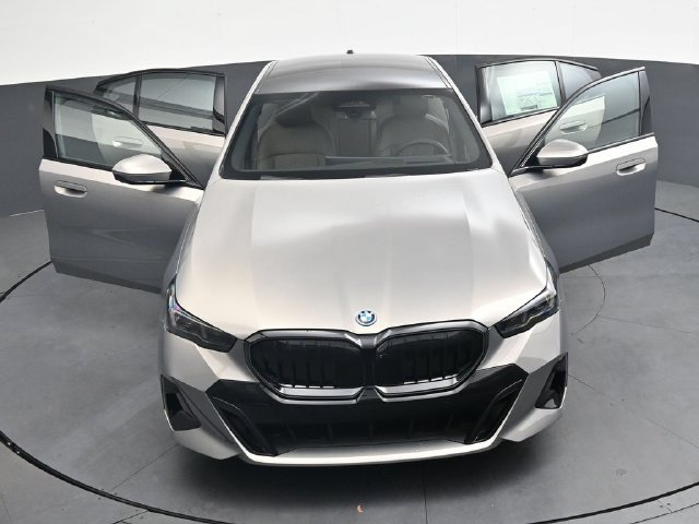 New 2027 BMW 550e xDrive AWD/4WD image 41