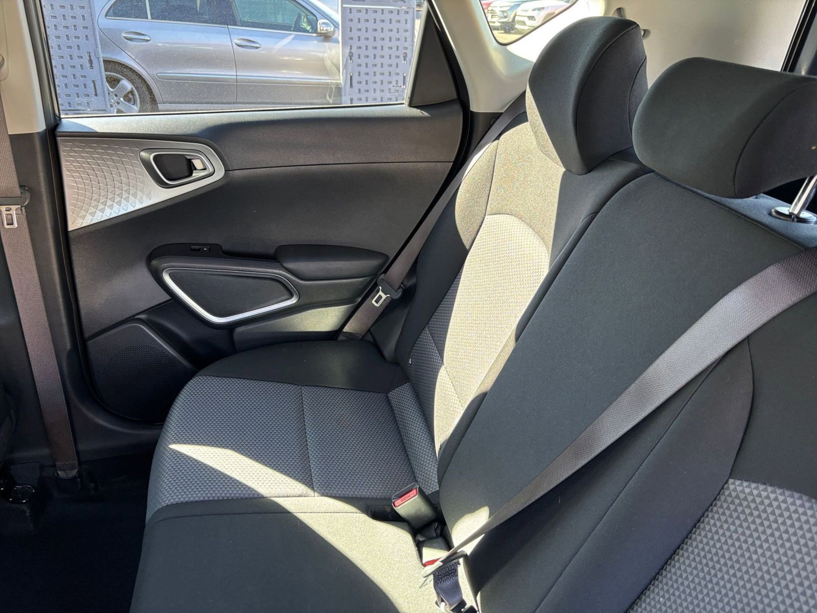 Used 2025 Kia Soul LX w/ LX Technology Package FWD image 37