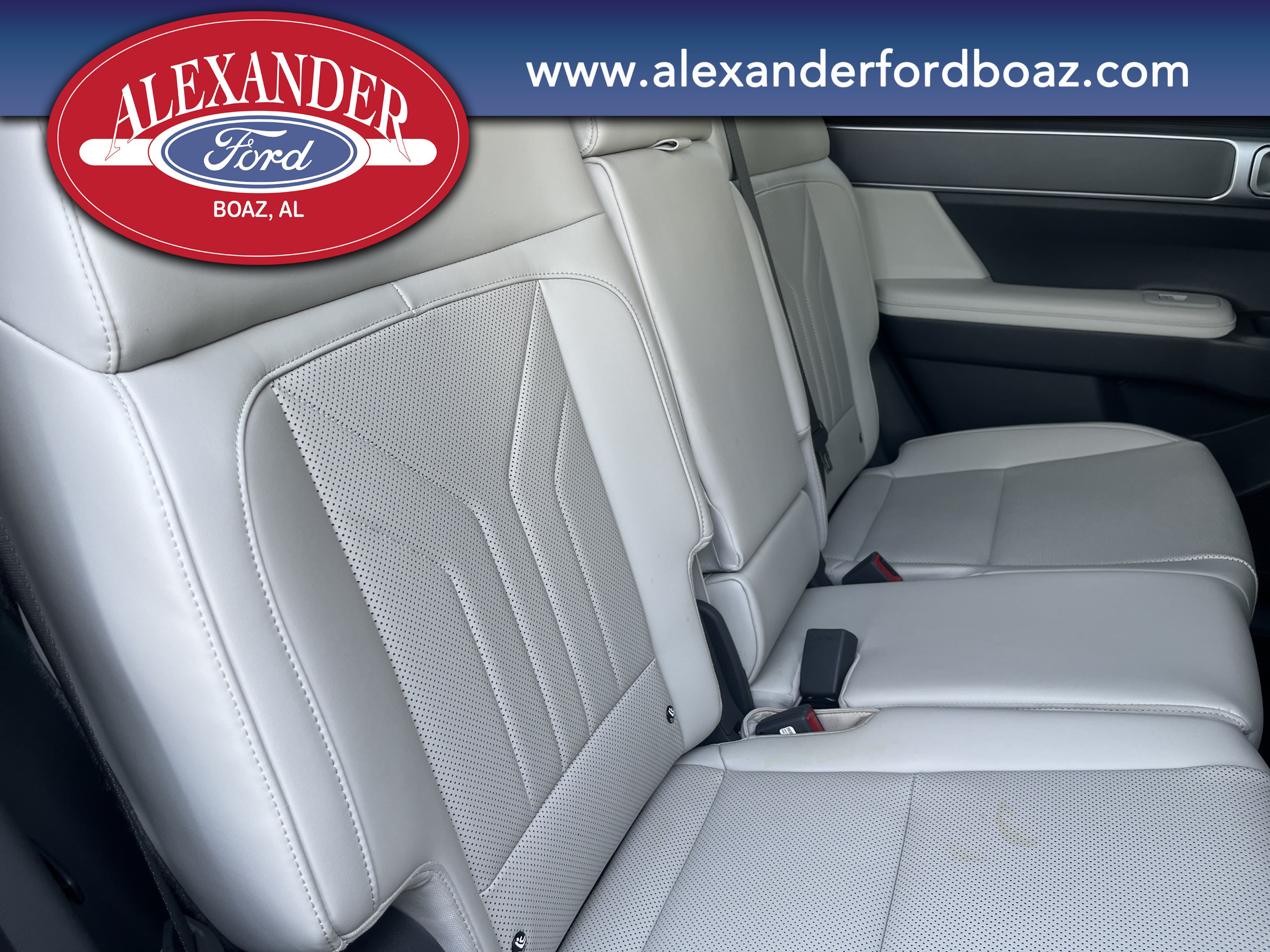 Used 2026 Hyundai Santa Fe SEL FWD image 17