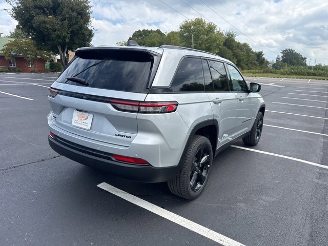 New 2025 Jeep Grand Cherokee Limited w/ Black Appearance Package image 7