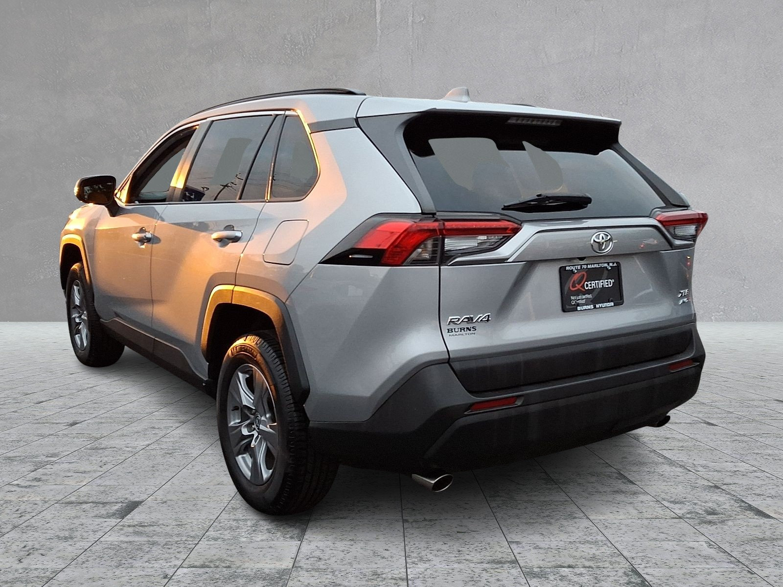 Used 2022 Toyota RAV4 XLE w/ Convenience Package AWD/4WD image 7