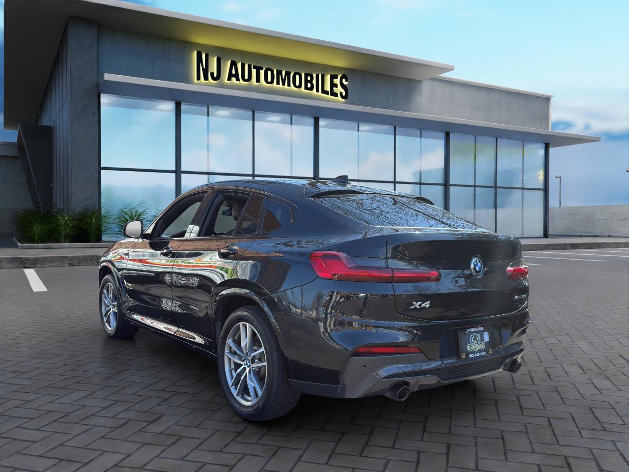Used 2019 BMW X4 xDrive30i w/ M Sport Package image 5
