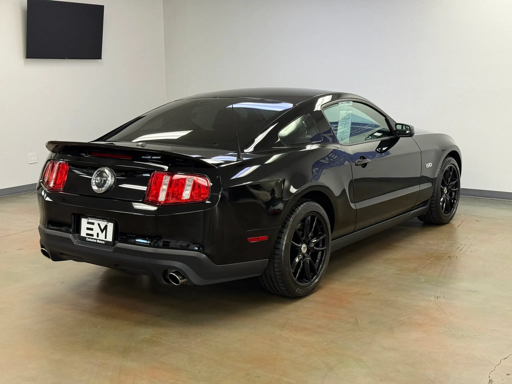 Used 2012 Ford Mustang GT Premium w/ Brembo Brake Pkg RWD image 7